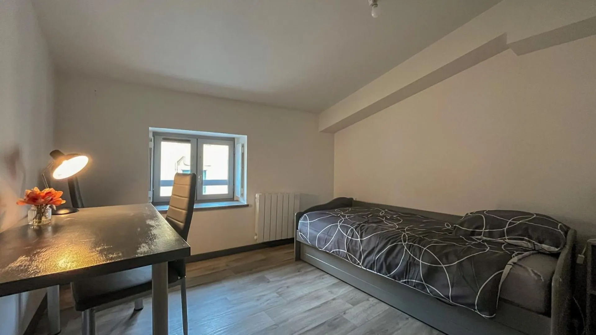 Chez Isa - Tournon-Sur-Rhone Apartment 0*,  France